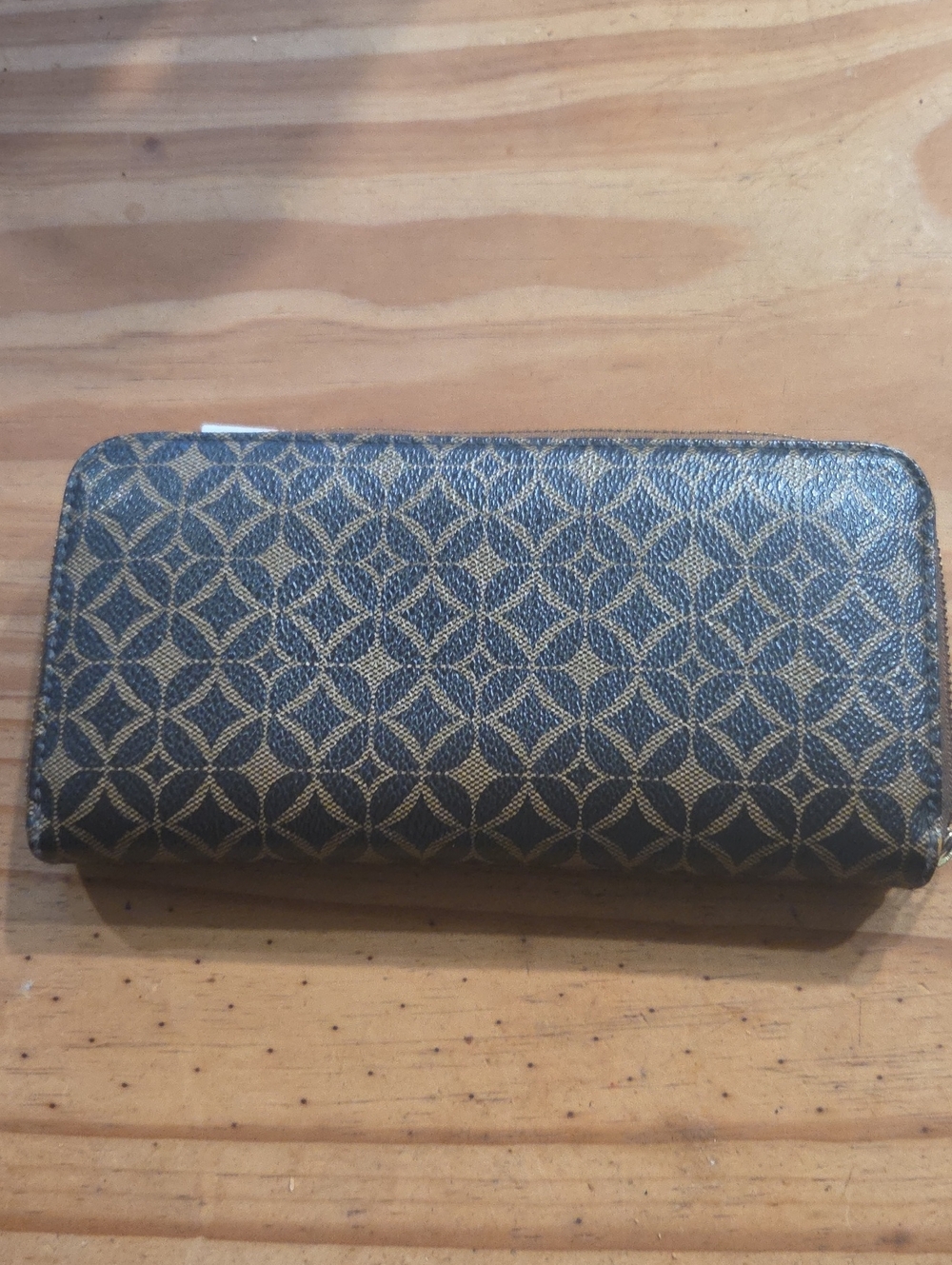 Fossil Black and Tan Geometric Zip Wallet